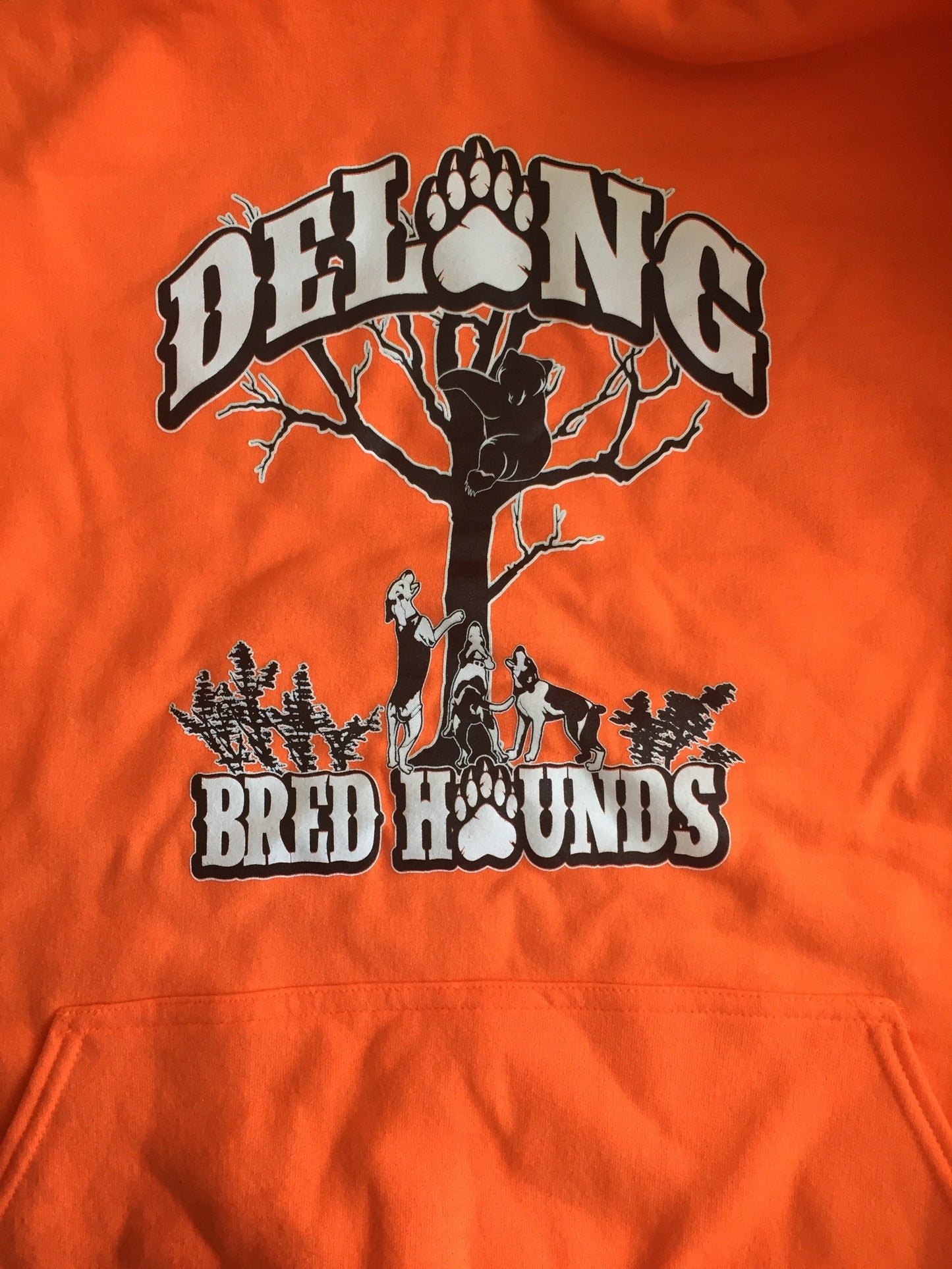 DeLong Bred Hounds Treeing