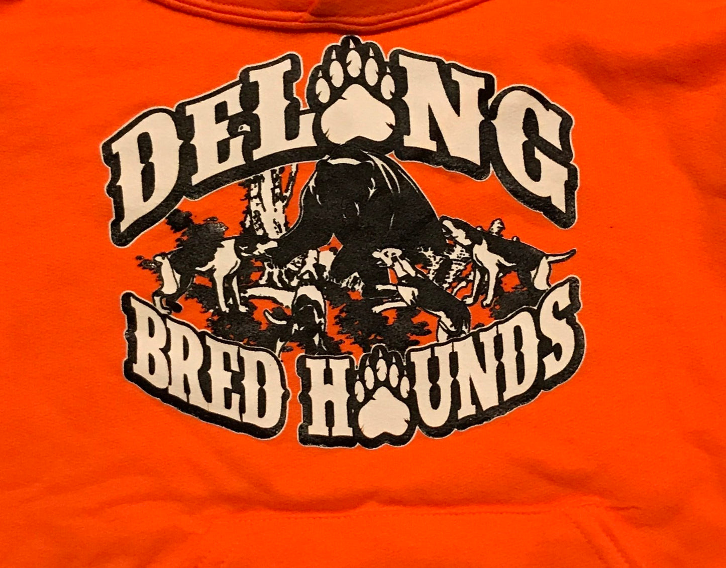 DeLong Bred Hounds Baying